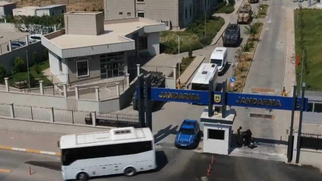 Şanlıurfa’da silah kaçakçılarına operasyon: 12 gözaltı
