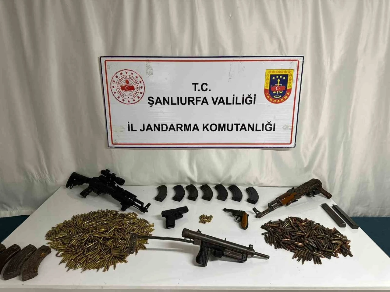 Şanlıurfa’da silah kaçakçılığı operasyonu: 4 gözaltı
