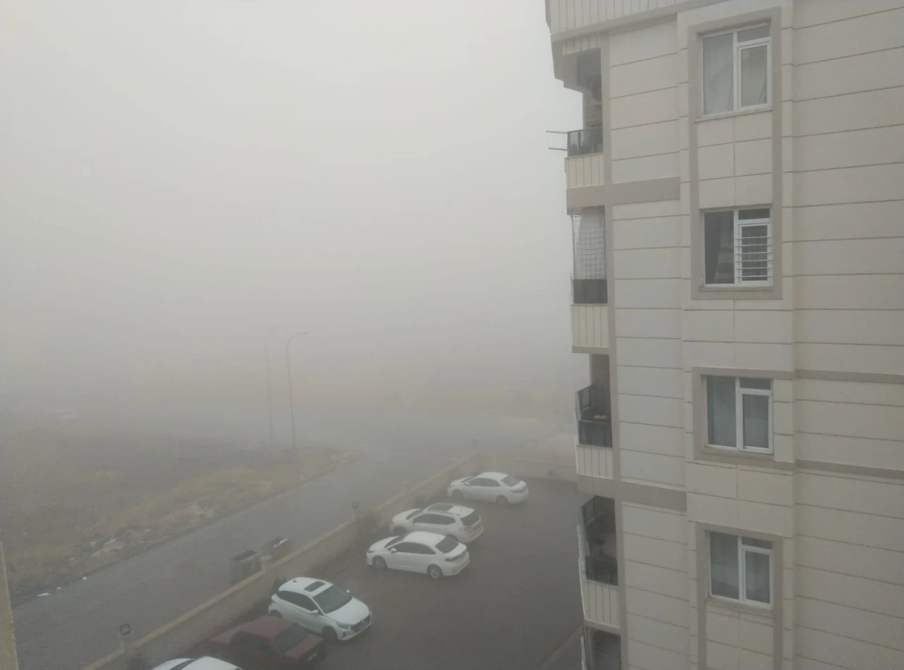 Şanlıurfa&rsquo;da sis bulutu etkili oldu
