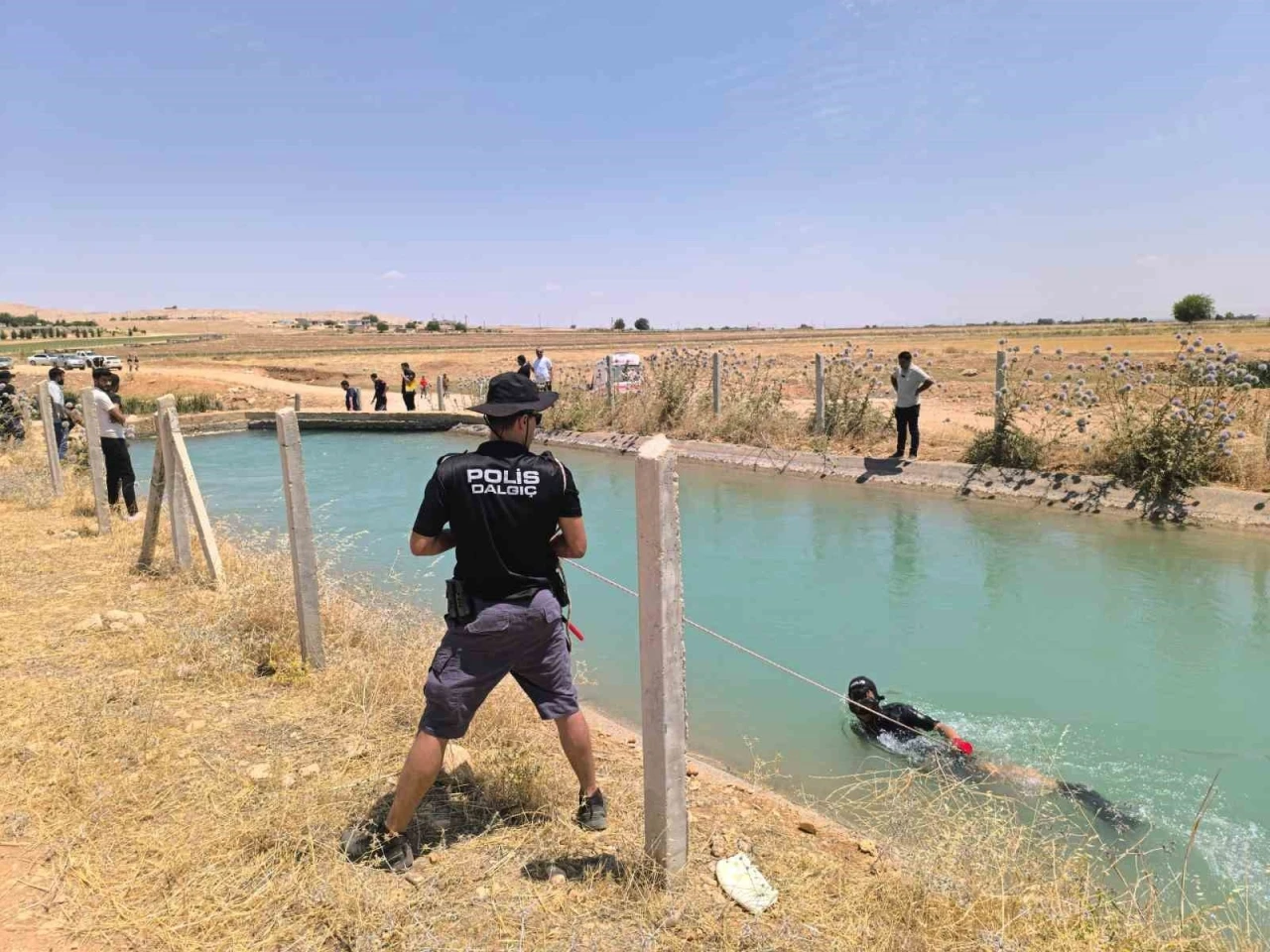 Şanlıurfa’da sulama kanalında kaybolan 2 kişi 3 gündür aranıyor
