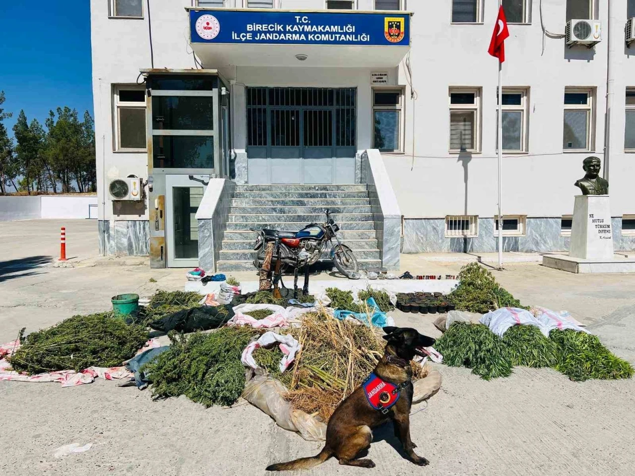 Şanlıurfa’da uyuşturucu operasyonu: 3 gözaltı
