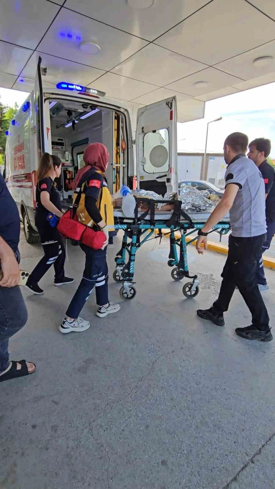 Sapanca&rsquo;da 5 yaşındaki &ccedil;ocuk havuzda boğulma tehlikesi ge&ccedil;irdi
