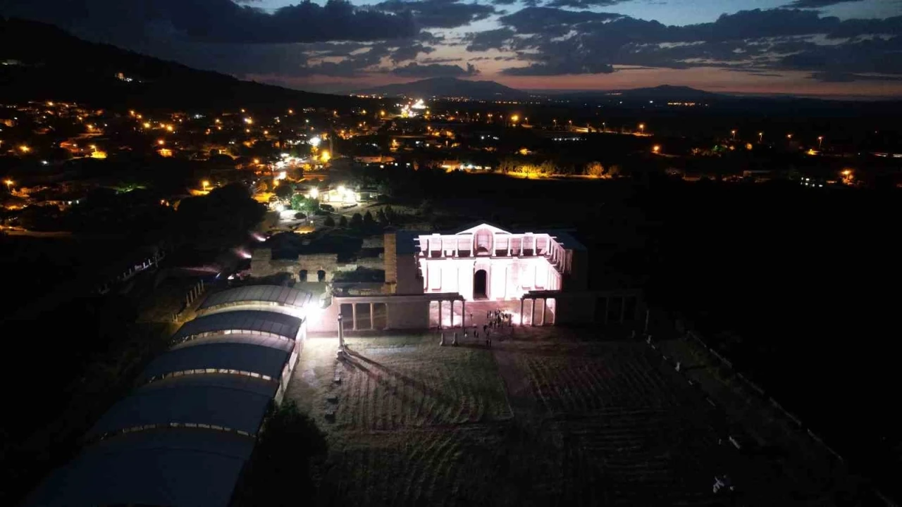 Sardes Antik Kenti &quot;Gece Müzeciliği&quot;ne kavuşuyor
