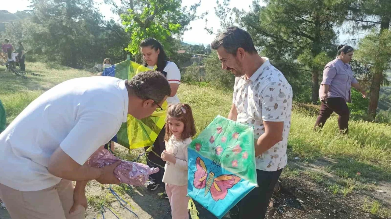 Sarıgöl’de gökyüzü uçurtmalarla renklendi
