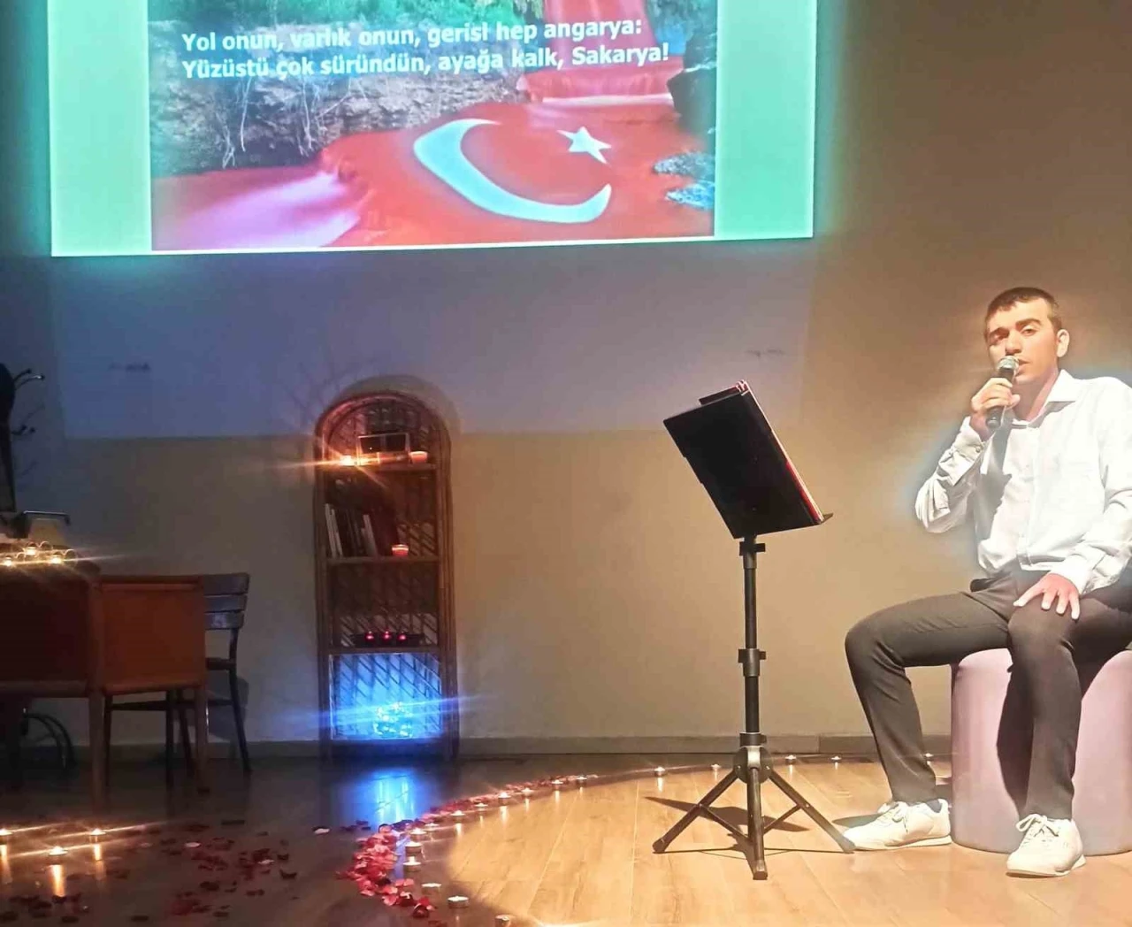 Sarıgöl’de ilk kez &quot;Şiirle buluşma&quot; etkinliği düzenlendi
