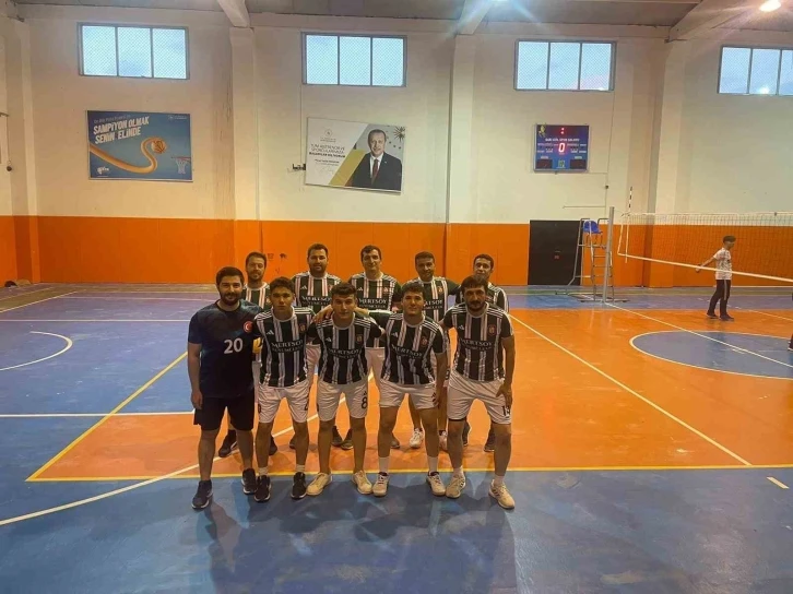 Sarıg&ouml;l&rsquo;de kaymakamlık kupası voleybol turnuvası başladı
