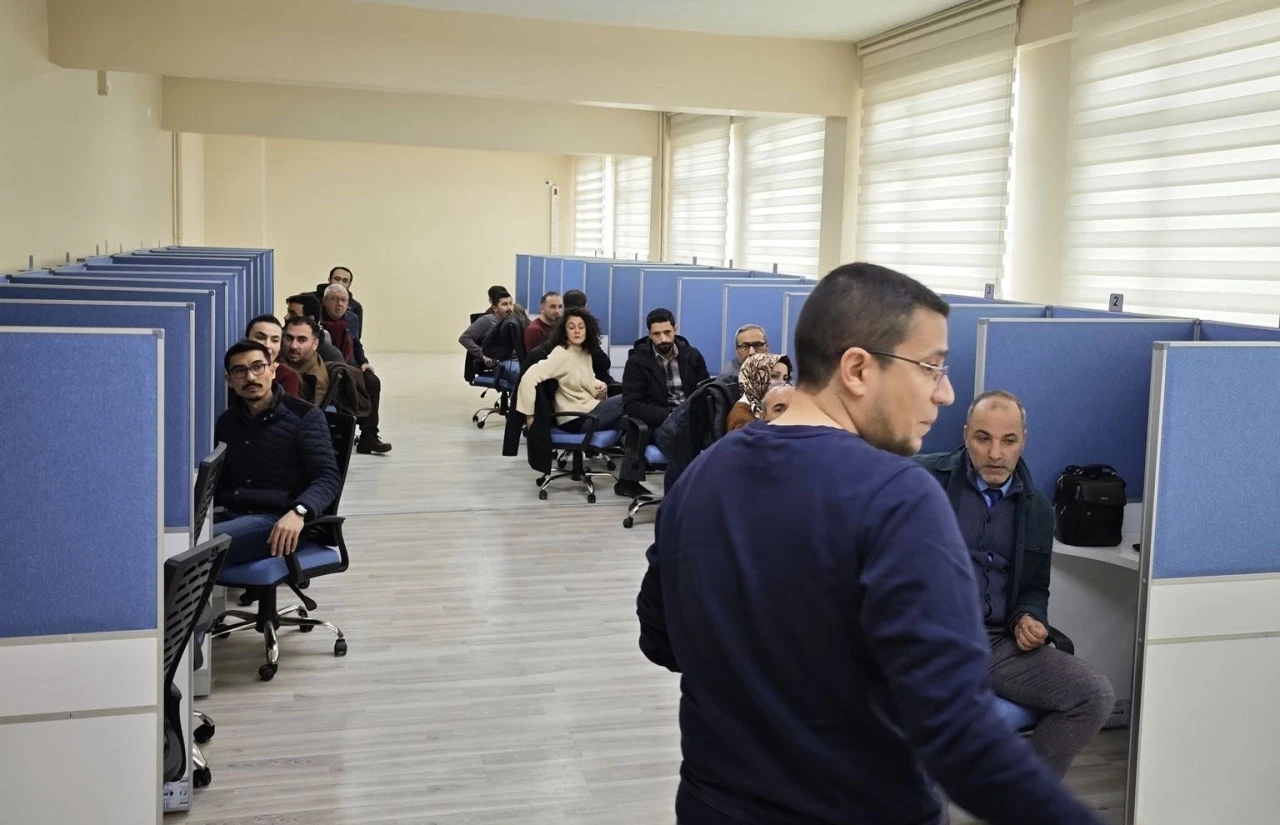 Sarıg&ouml;l&rsquo;de &ouml;ğretmenlere e-Sınav eğitimi
