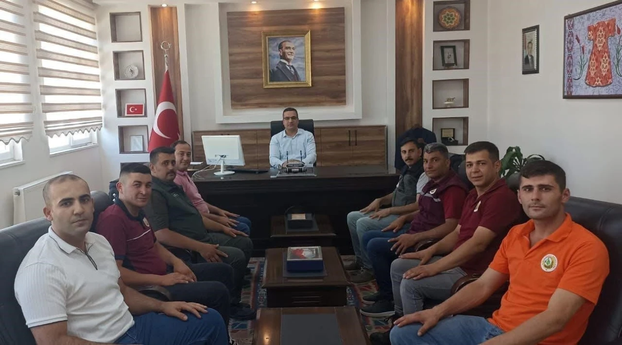 Sarıgöl Kaymakamı, orman yangın ekibini tebrik etti
