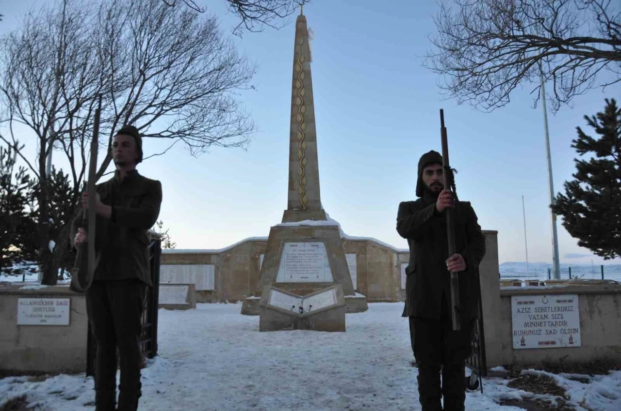 Sarıkamış şehitleri i&ccedil;in eksi 10 derecede saygı n&ouml;beti
