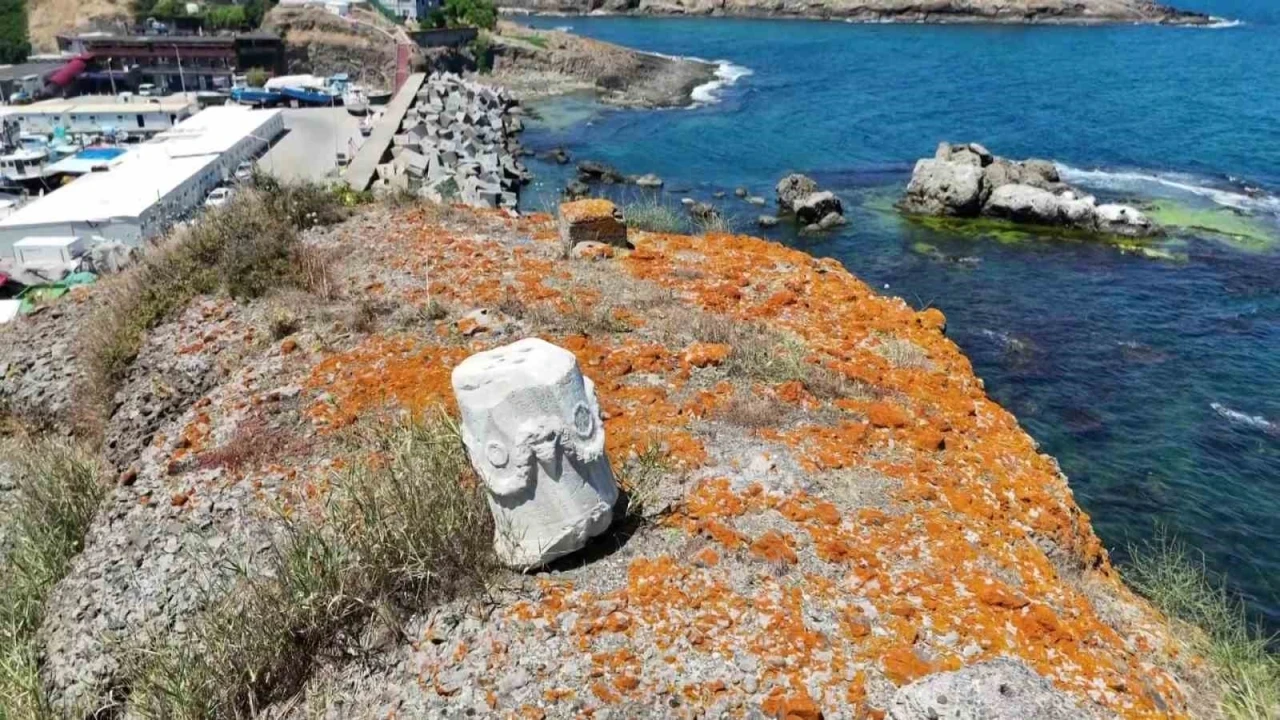 Sarıyer&rsquo;de 2 bin yıllık Pompei S&uuml;tunu bakımsızlığa terk edildi
