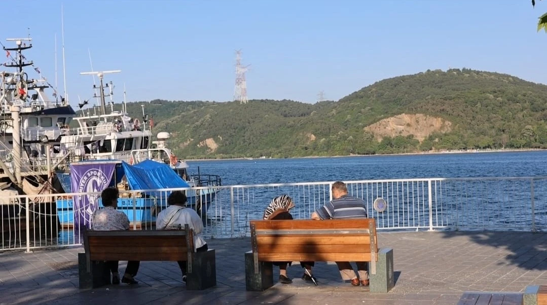 Sarıyer’de denizden gelen kötü koku vatandaşları rahatsız ediyor
