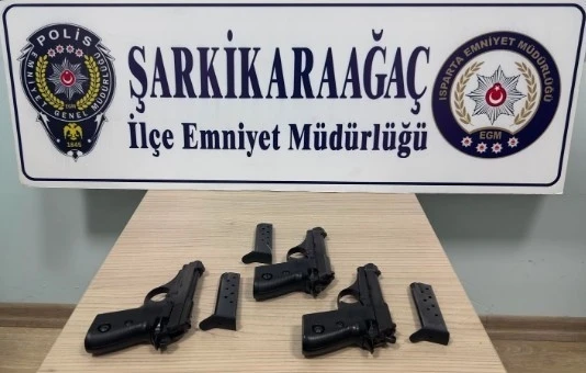 Şarkikaraağa&ccedil;&rsquo;ta ruhsatsız silah operasyonu: 2 ş&uuml;pheli hakkında işlem başlatıldı
