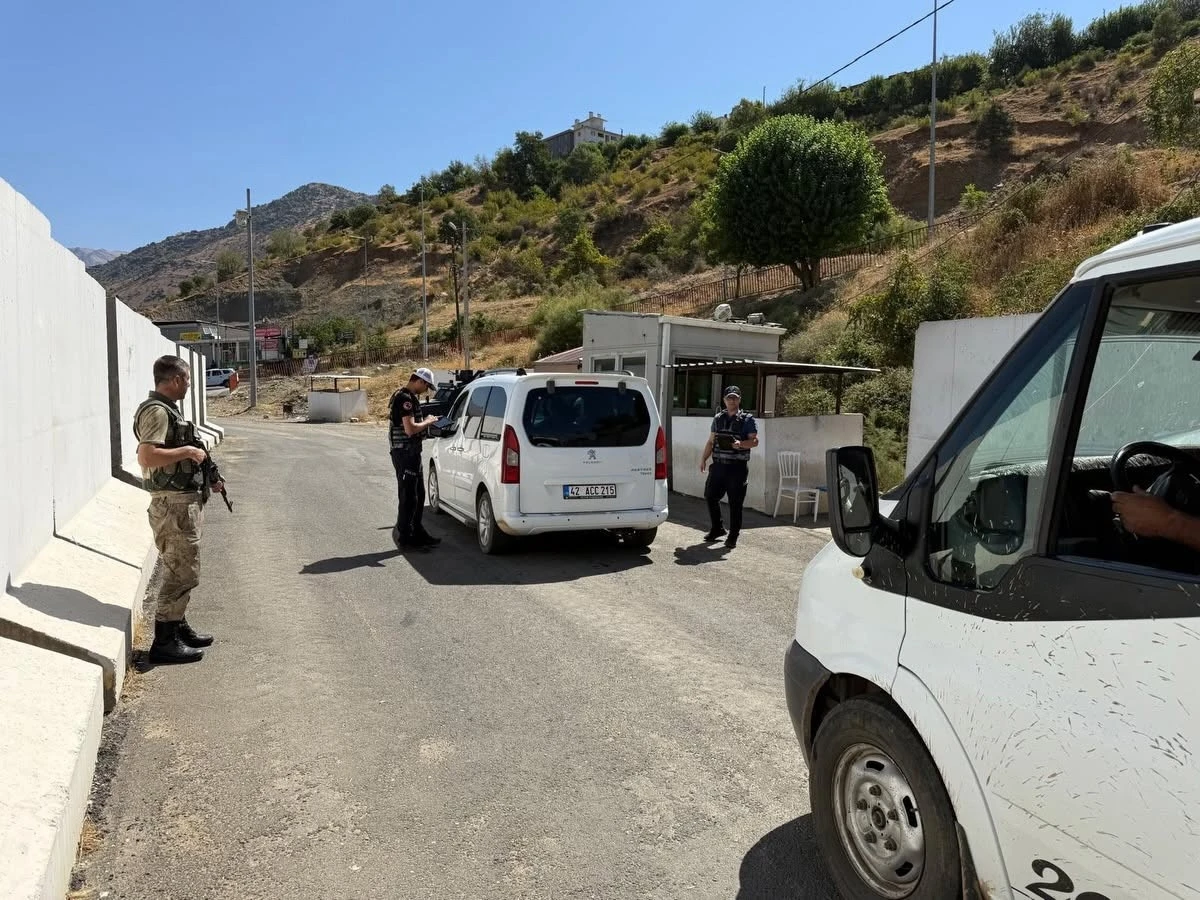 Sason&rsquo;da "Huzurlu Sokak Uygulaması" denetimleri s&uuml;r&uuml;yor
