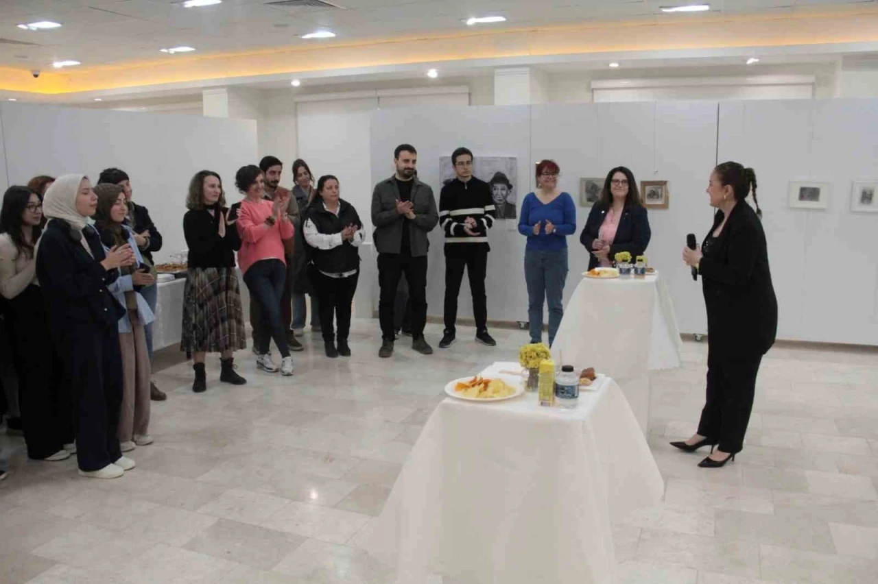 SAÜ’de ‘Uzak Yakınlar, Zamanın İzi’ sergisi düzenlendi
