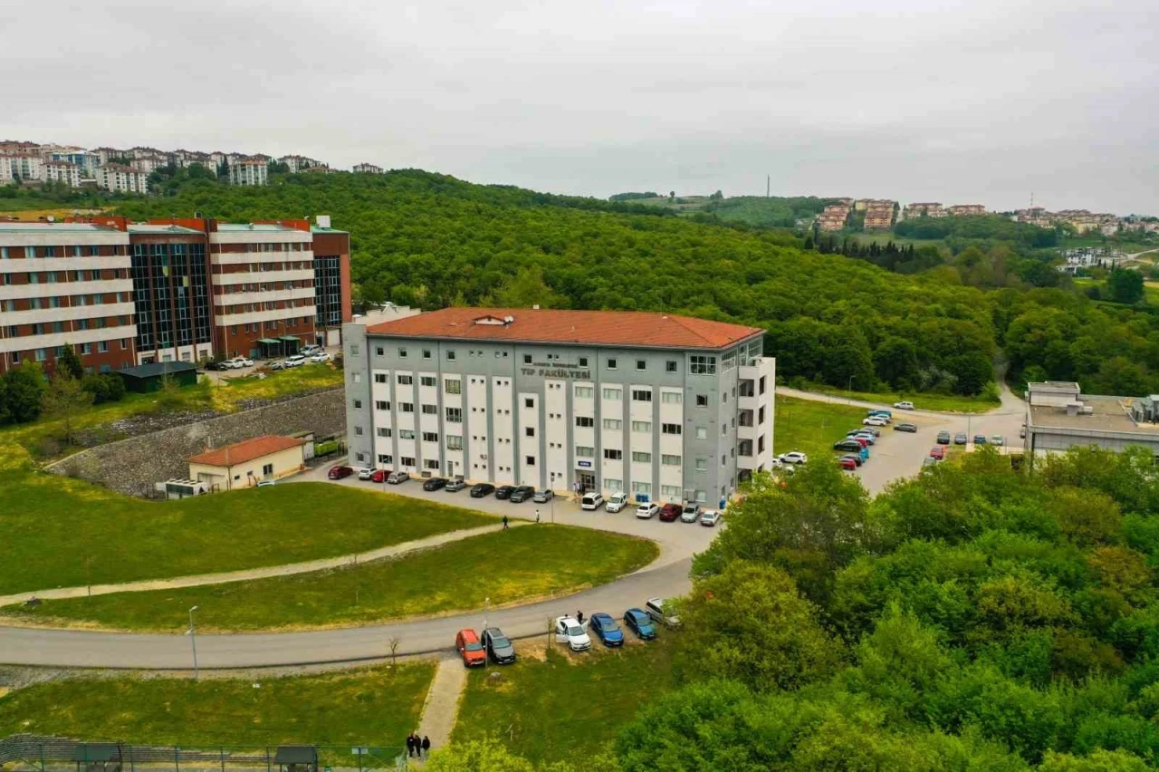 SAÜ Tıp Fakültesi öğrencilerinden uluslararası başarılar
