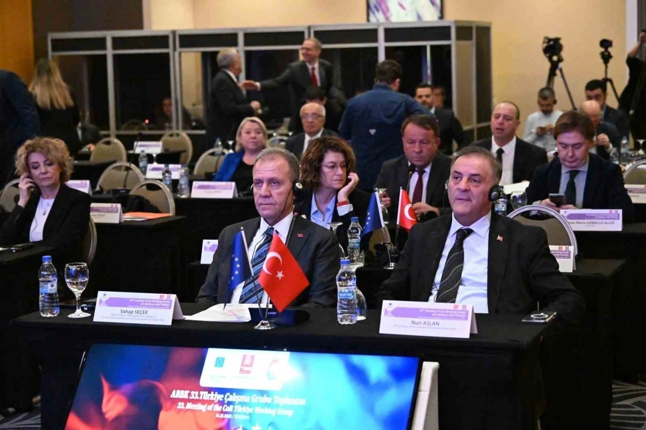 Se&ccedil;er: "Demokrasi bir miras değil, emek isteyen canlı bir s&uuml;re&ccedil;tir"
