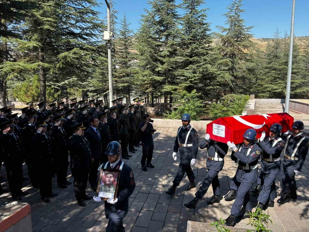 Şehidin naaşı 67 yıl sonra memleketinde toprağa verildi
