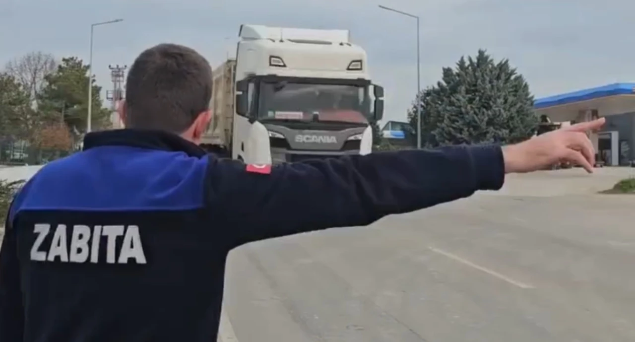 Şehir trafiğini rahatlatacak karar: Zorunlu tır parkı uygulaması başladı
