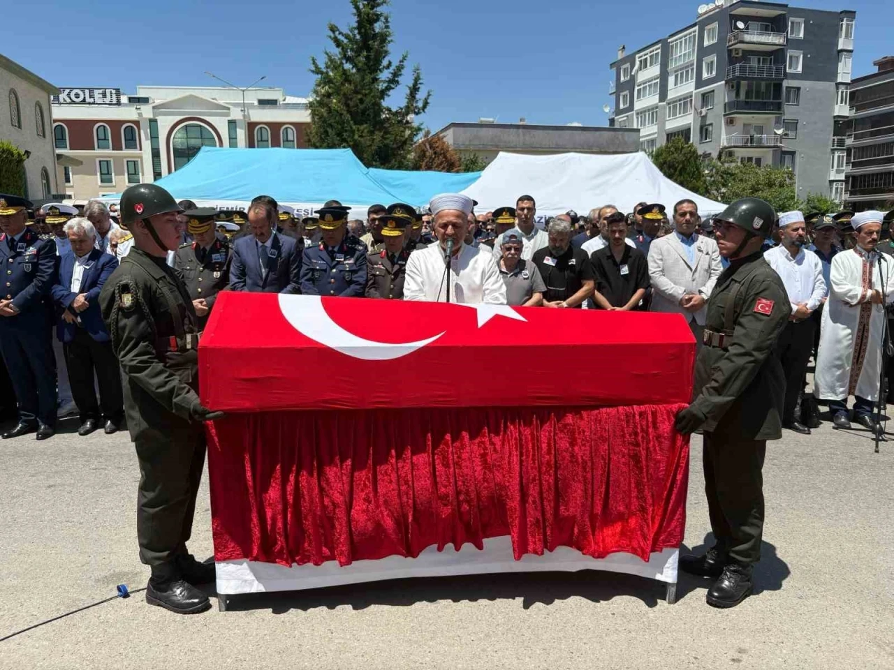 Şehit albay İzmir’de son yolculuğuna uğurlandı
