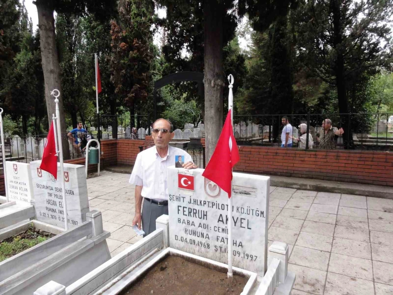 Şehit babası emekli astsubay vefat etti