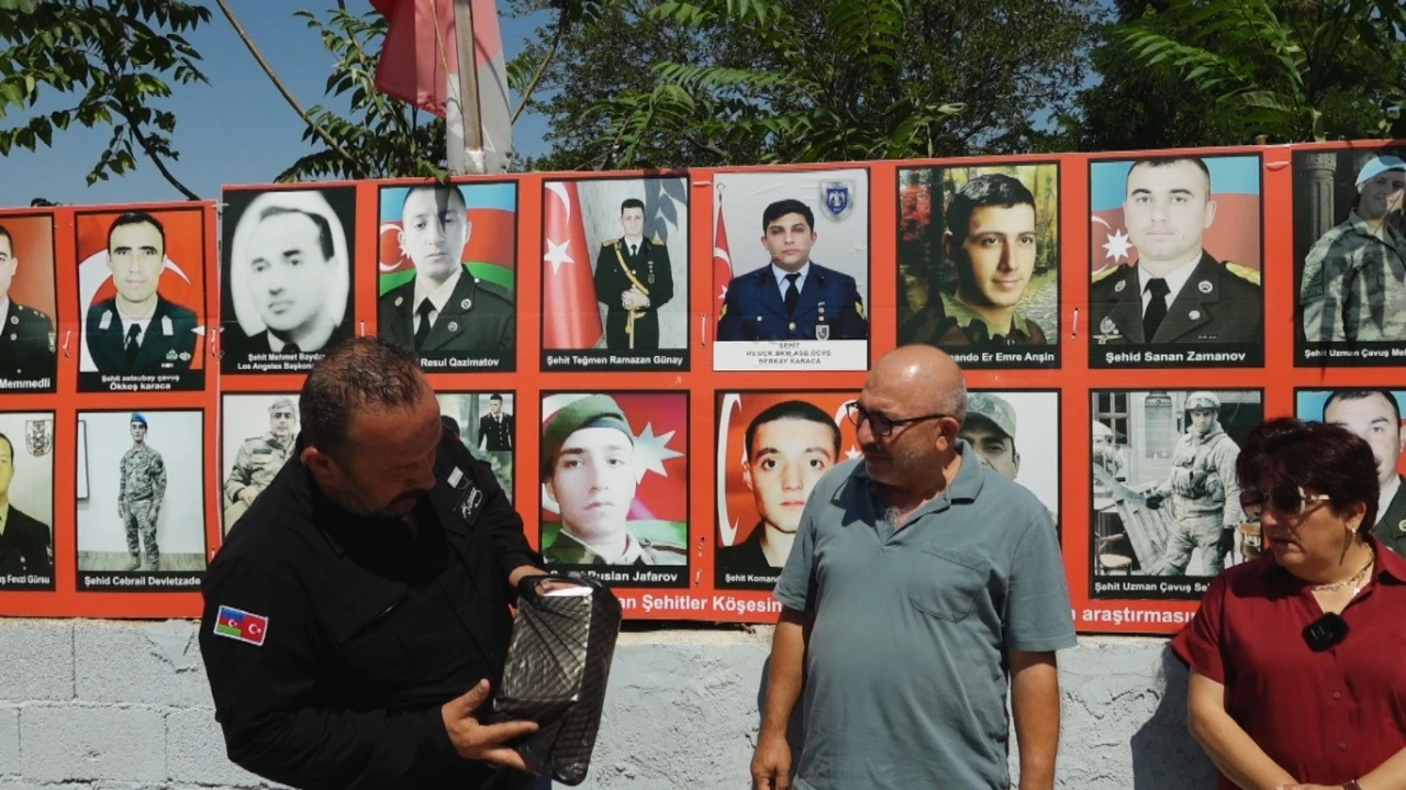 Şehit Berkay&rsquo;ın getiremediği Azerbaycan &ccedil;ayı, kardeş &uuml;lkeden ailesine g&ouml;nderildi
