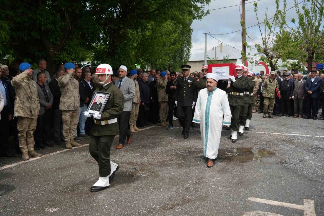Şehit Karadağ, Muş’ta son yolculuğuna uğurlandı
