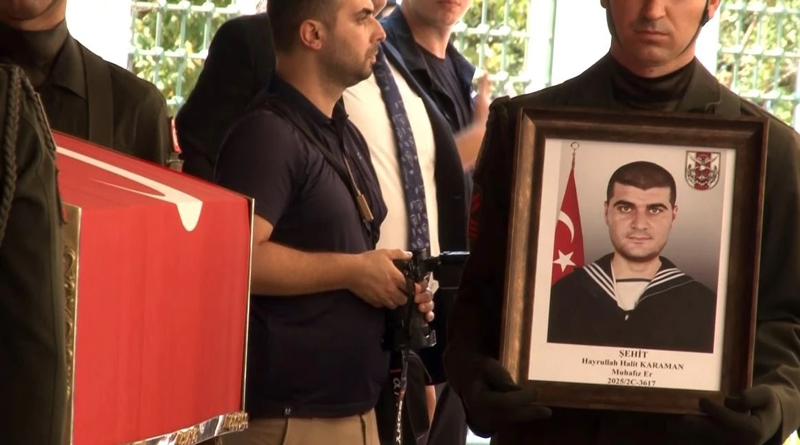 Şehit Muhafız Er Hayrullah Halit Karaman İstanbul’da son yolculuğuna uğurlandı
