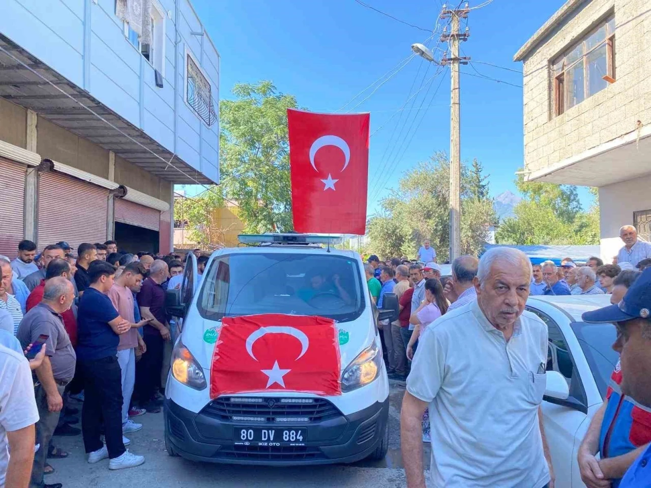 Şehit olan orman personeli Demirel son yolculuğuna uğurlandı
