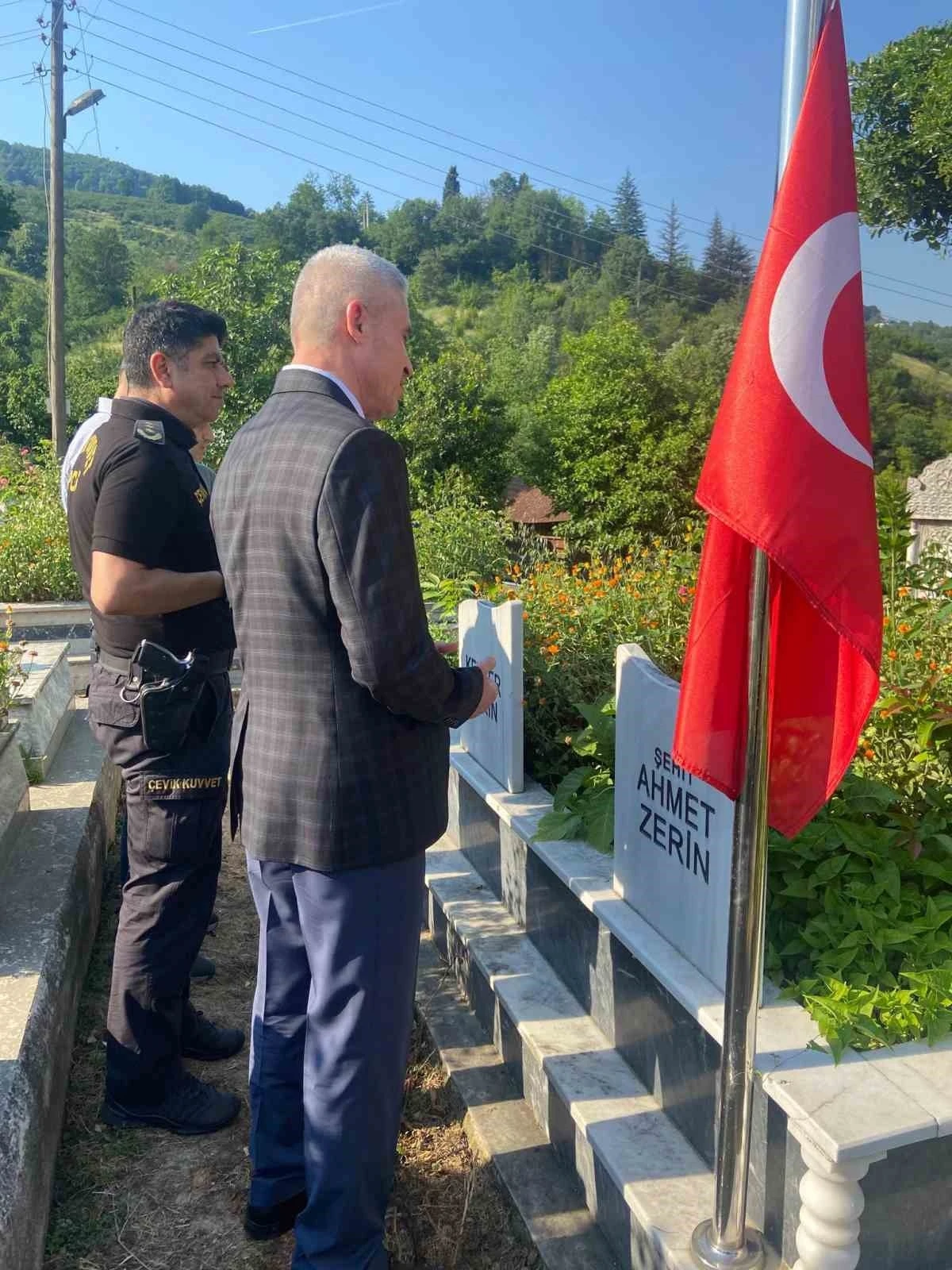 Şehit Polis Ahmet Zerin&rsquo;in ailesine ziyaret

