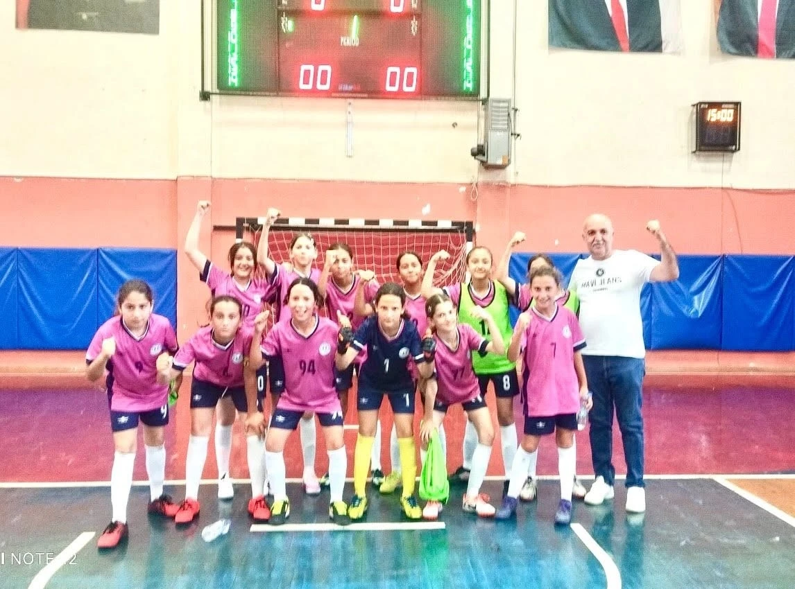 Şehit Rıfat Tun&ccedil;bilek Ortaokulu&rsquo;ndan futsalda &ouml;nemli dereceler
