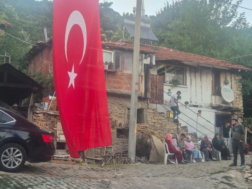 Şehit Sözleşmeli Er Ahmet Kuşak, son yolculuğuna uğurlandı
