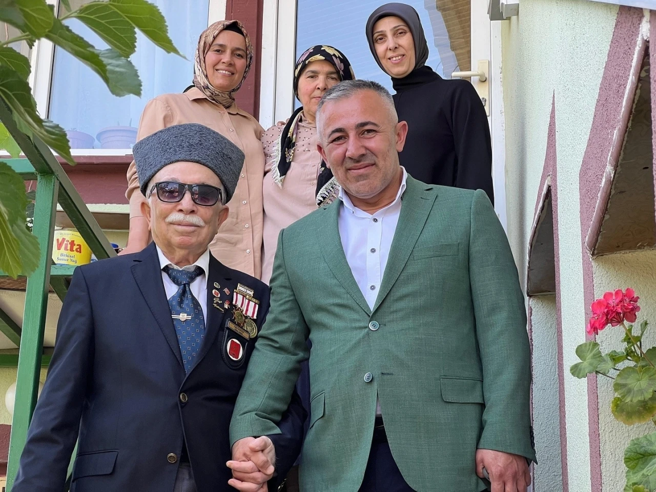 Şehit ve gazi aileleriyle bir araya geldi
