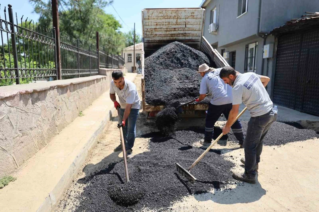 Şehzadeler&rsquo;de 67 mahallede &ccedil;alışmalar aralıksız devam ediyor
