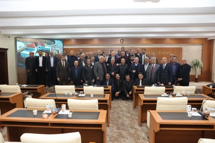 Sekmen, &ldquo; Muhtarlar bizim baş tacımız&rdquo;
