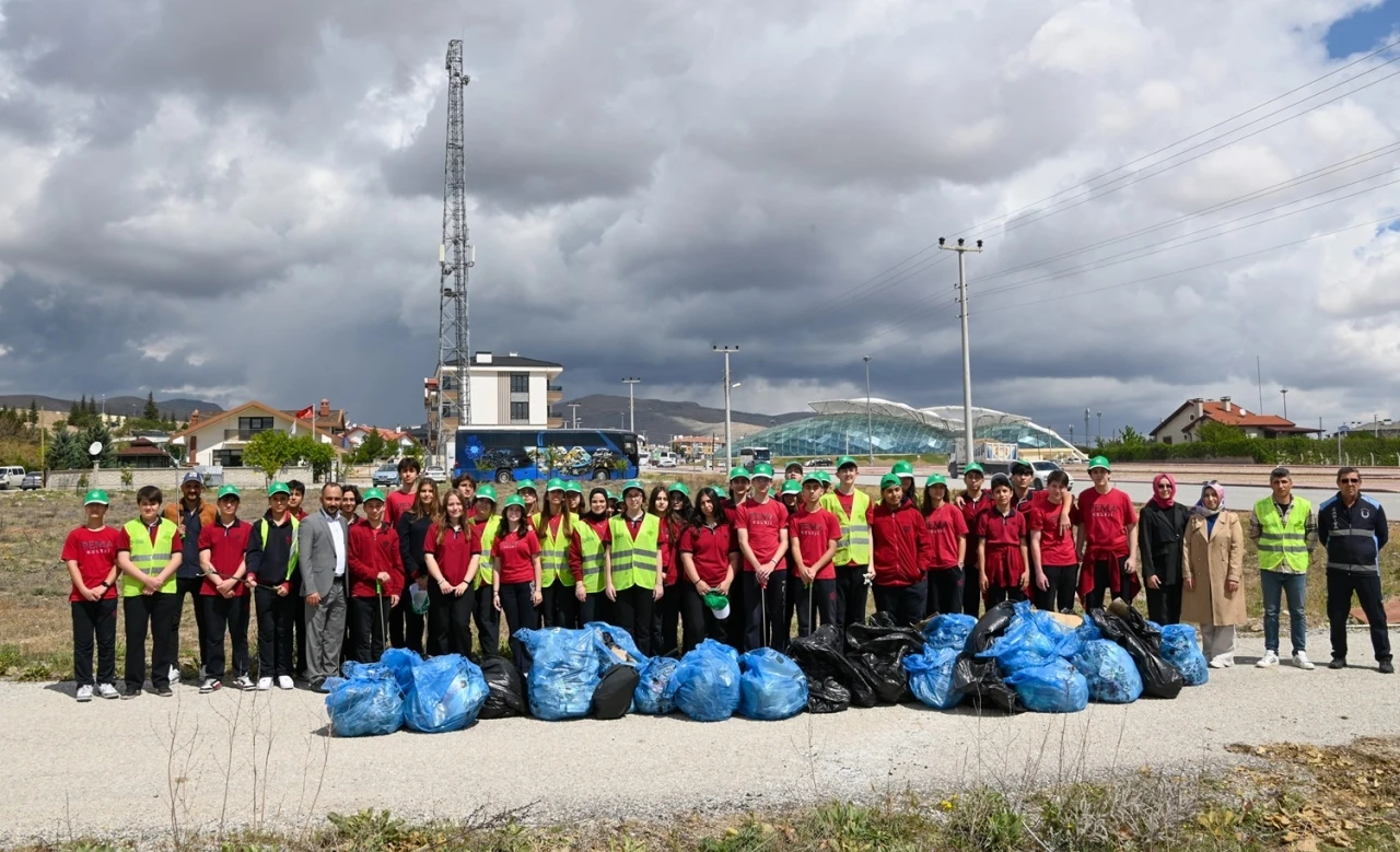 Selçuklu Belediyesi’nden çevre temizliği etkinliği
