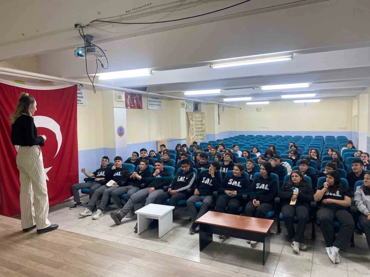 Selendi&rsquo;de liseliler yapay zeka ile geleceğe hazırlandı
