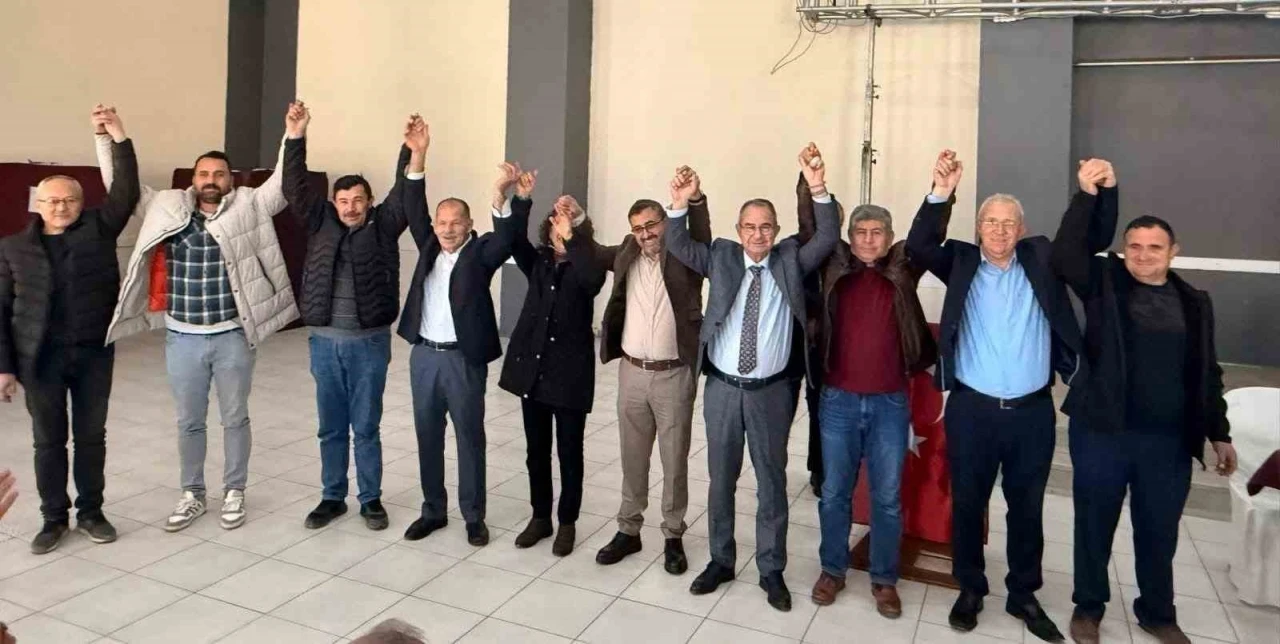 Selendili esnaflardan Başkan Kahveci&rsquo;ye g&uuml;ven oyu
