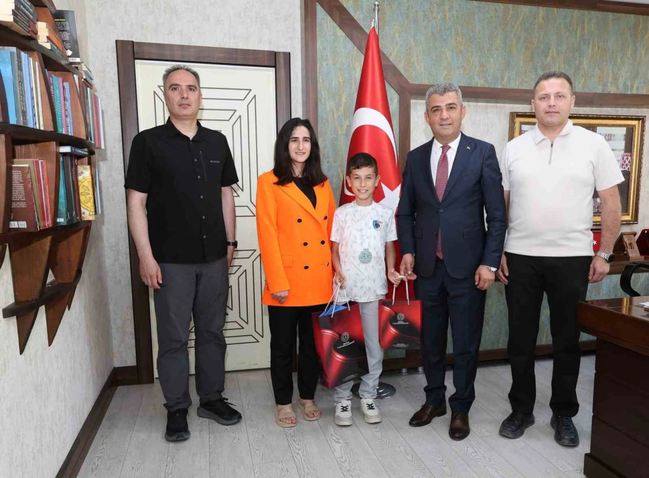 Semih Ataş Erzurum&rsquo;un gururu oldu
