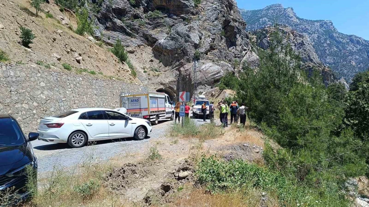 Serinlemek i&ccedil;in girdiği nehirde kayboldu
