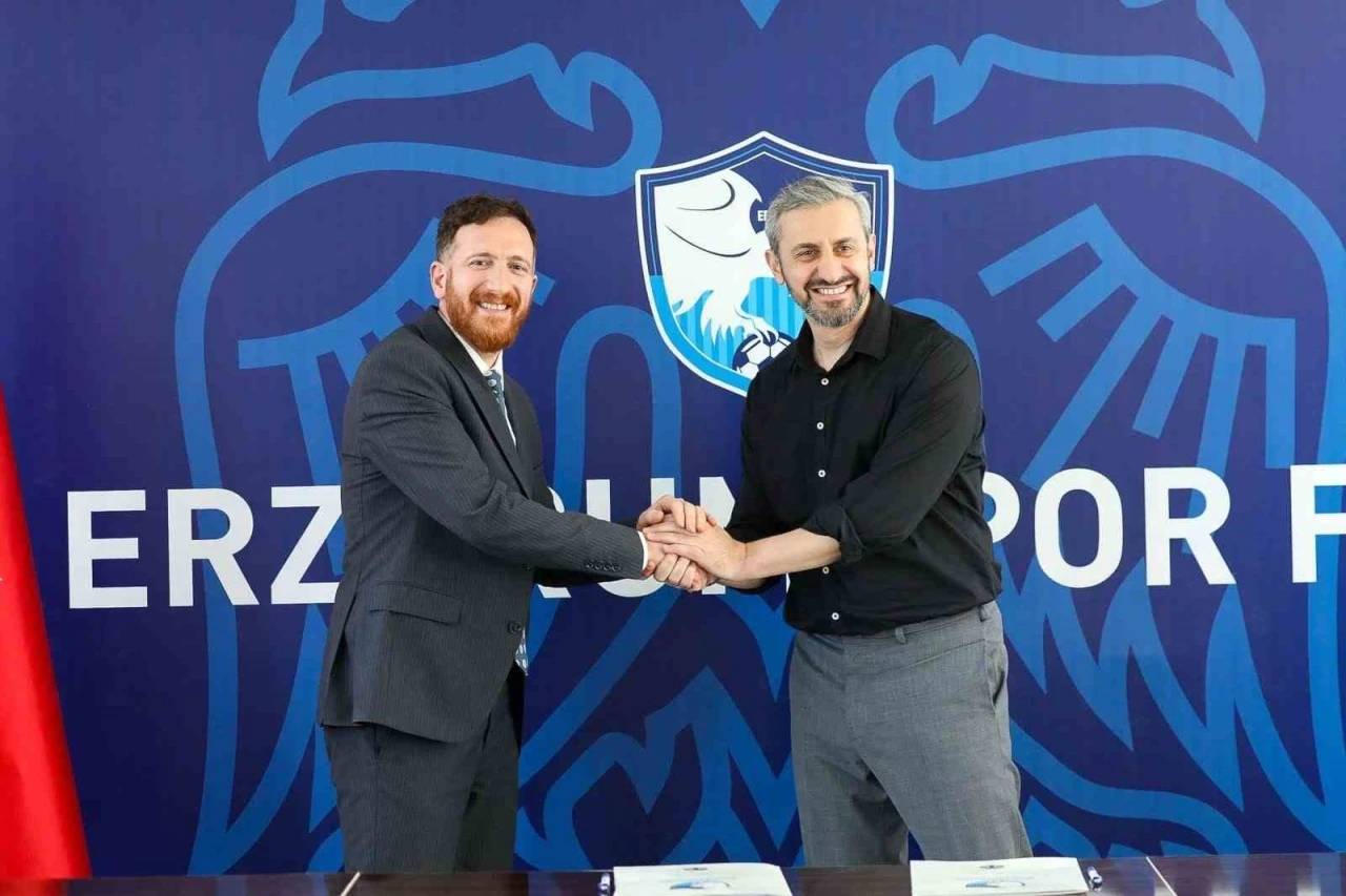 Serkan Özbalta Erzurumspor’da
