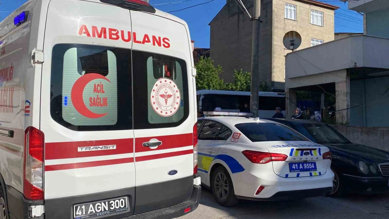 Servis minibüsünün çarptığı 7 yaşındaki çocuk yaralandı
