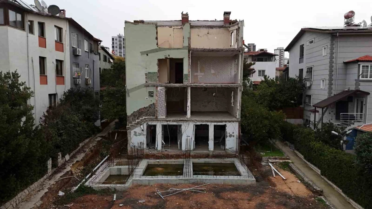 Seyhan Belediye Başkan Yardımcısı hakkında ka&ccedil;ak inşaat ve izinsiz tadilat başlattı iddiası
