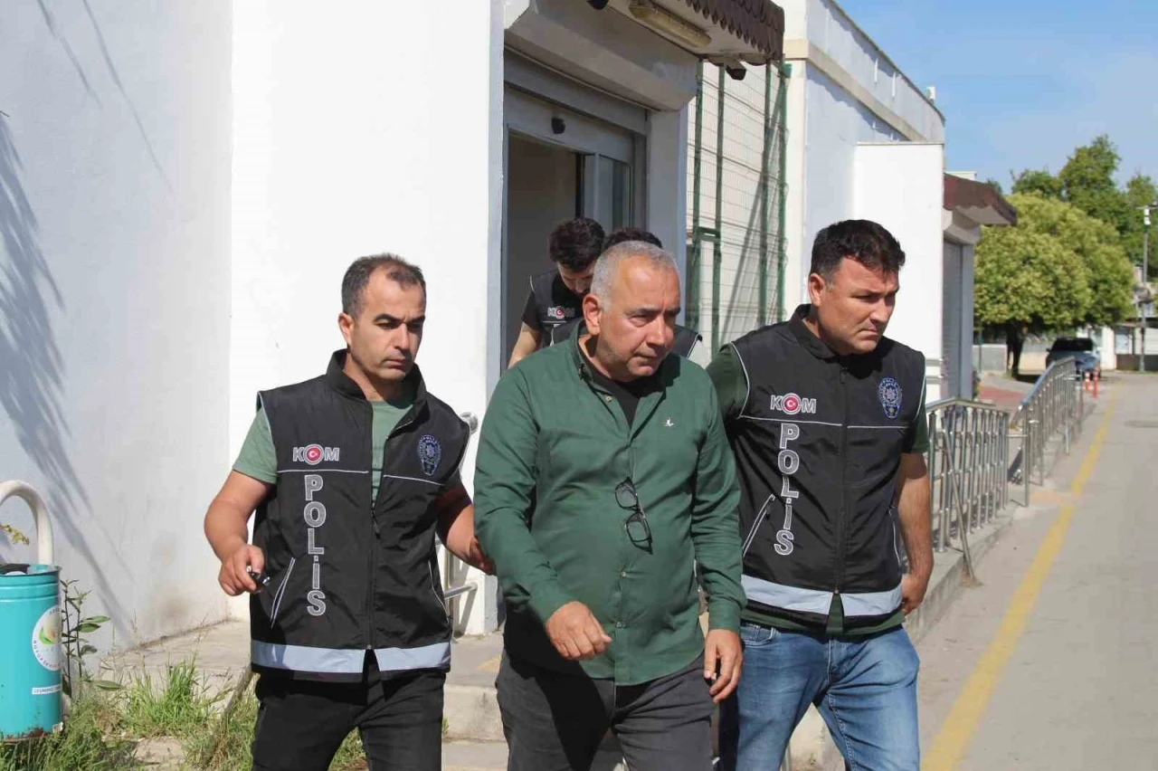 Seyhan Belediye Başkanı ile kocası da gözaltına alındı
