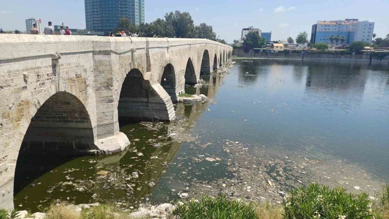 Seyhan Nehri’nde kirlilik: İzmir Körfezinden bile daha kötü durumda
