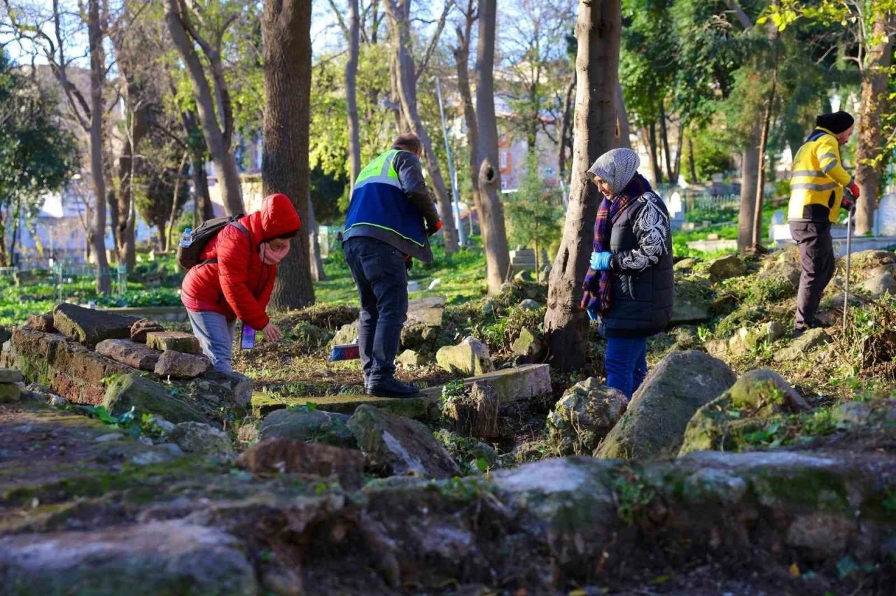 Seyyid Kutbiddin Mezarlığı&rsquo;nda kurtarma kazısı ve &ccedil;evre d&uuml;zenleme &ccedil;alışmaları
