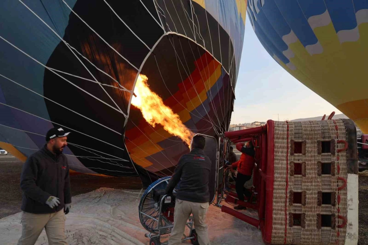 Sıcak hava balonlarına r&uuml;zgar engeli
