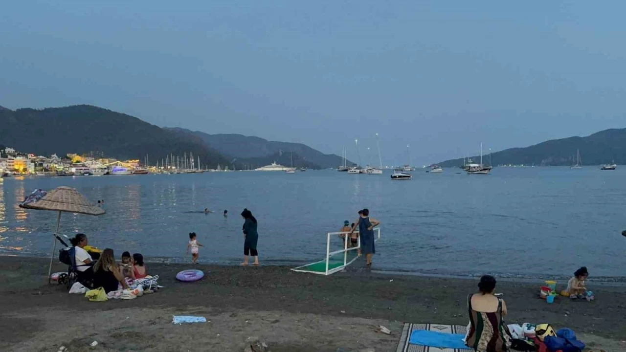 Sıcak havalar denize giriş saatlerini de değiştirdi
