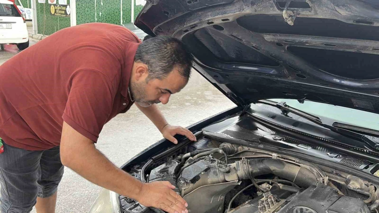 Şiddetli yağış Osmaniye&rsquo;yi vurdu, ara&ccedil;lar ve iş yerleri sular altında kaldı
