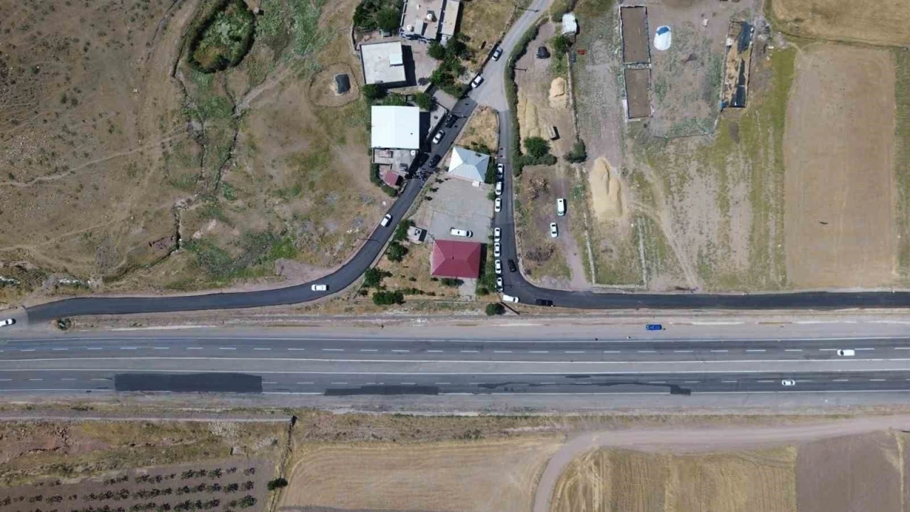 Siirt kırsalında asfalt seferberliği: 3,4 kilometrelik yol tamamlandı
