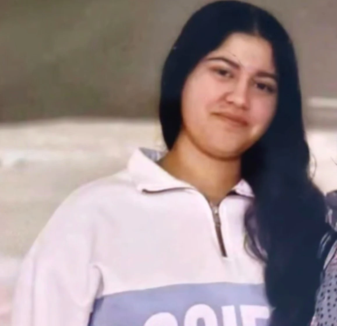 Siirt&rsquo;te 5 katlı binanın &ccedil;atısından d&uuml;şen 15 yaşındaki kız hayatını kaybetti

